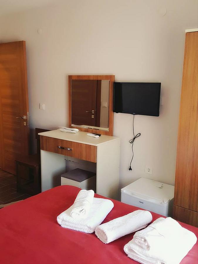 Deniz Hotel Енидже Экстерьер фото